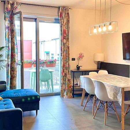 City Center - Modern Flat With Free Parking And Wifi - Apt B Bergamo Bagian luar foto