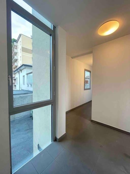 City Center - Modern Flat With Free Parking And Wifi - Apt B Bergamo Bagian luar foto