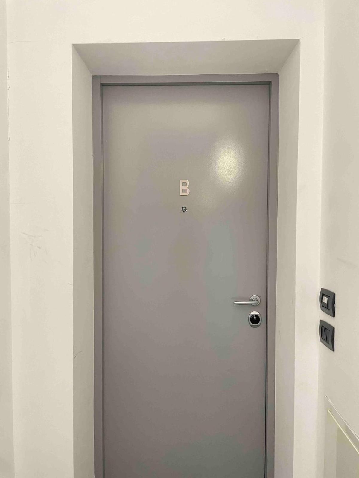 City Center - Modern Flat With Free Parking And Wifi - Apt B Bergamo Bagian luar foto